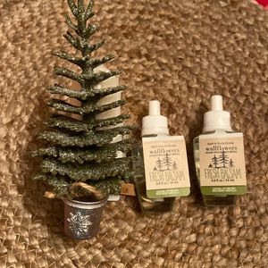 Bath & Body Works Pine tree Wallflower Plug and 2 fresh balsam refills